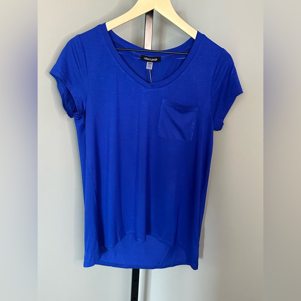 Cable & Guage Women's‎ Blue Top-NWT